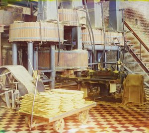 Interieur van een katoentextielfabriek, waarschijnlijk in Tasjkent, 1905-1915 door Sergey Prokudin Gorsky